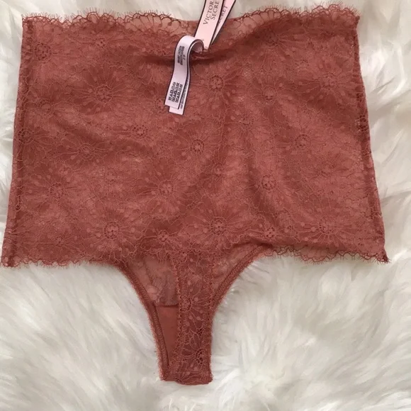 VICTORIA’S SECRET BRALETTE SET - Picture 10 of 11